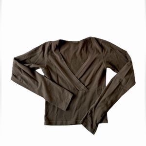 Brandy Melville John Galt long sleeve top